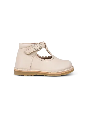 T-Bar Scallop - Cream