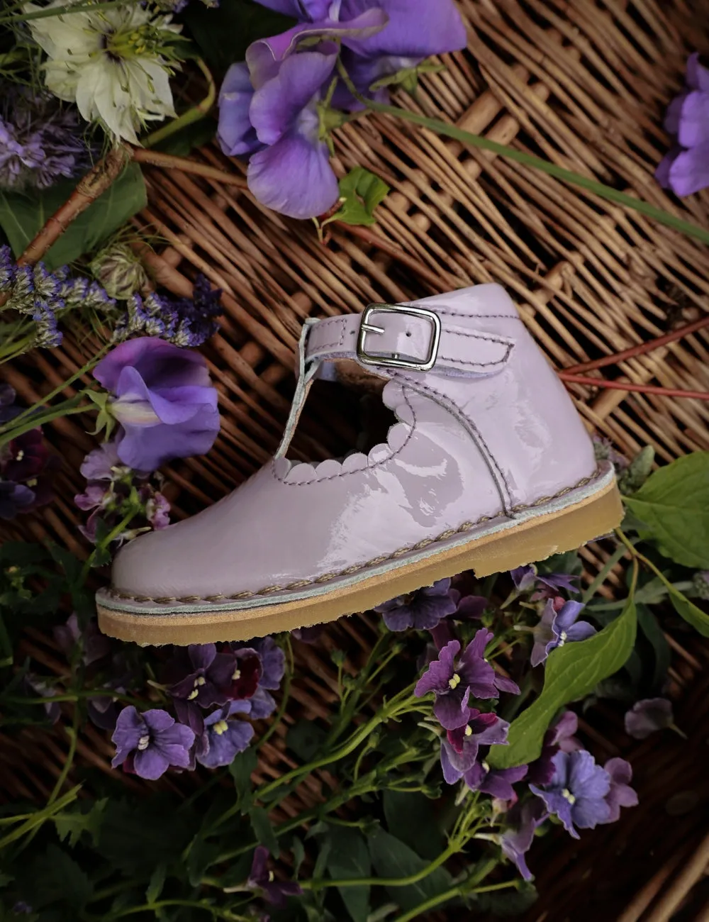 T-Bar Scallop - Iris Patent