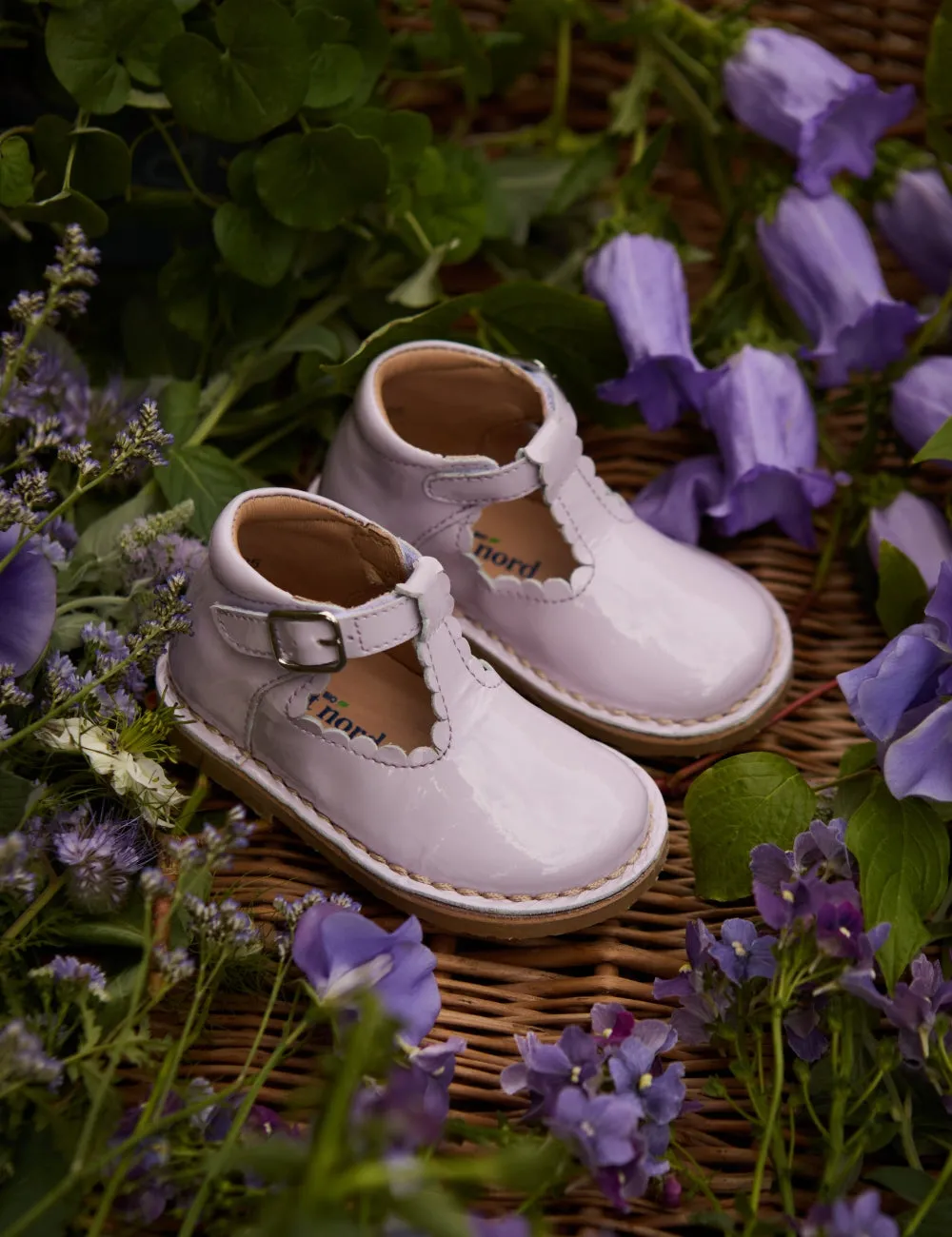 T-Bar Scallop - Iris Patent