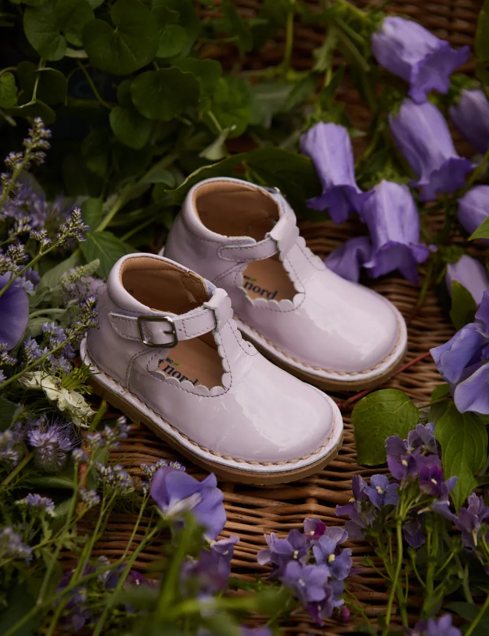T-Bar Scallop - Iris Patent